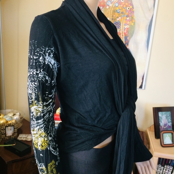 Soft Banana Wrap Top, Size Medium - Picture 3 of 6